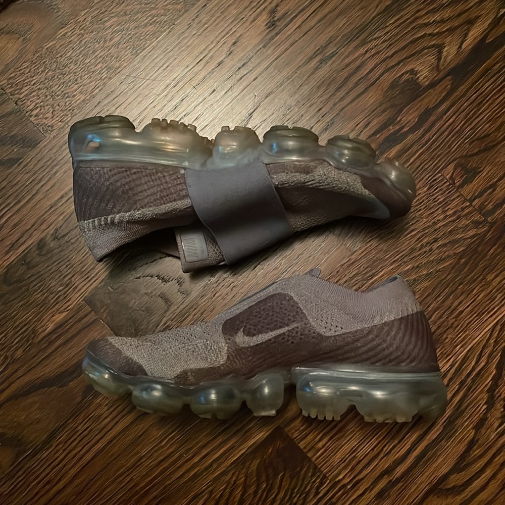 Sz 7 Slip On Nike VaporMax